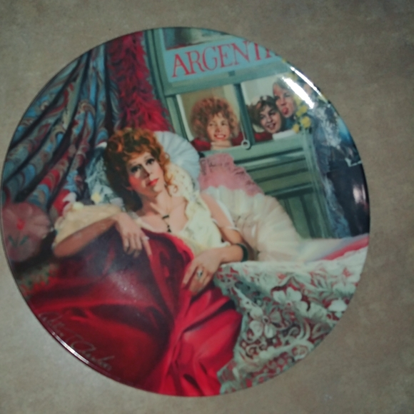 Edwin M. Knowles collector Annie Plates - Picture 2 of 5